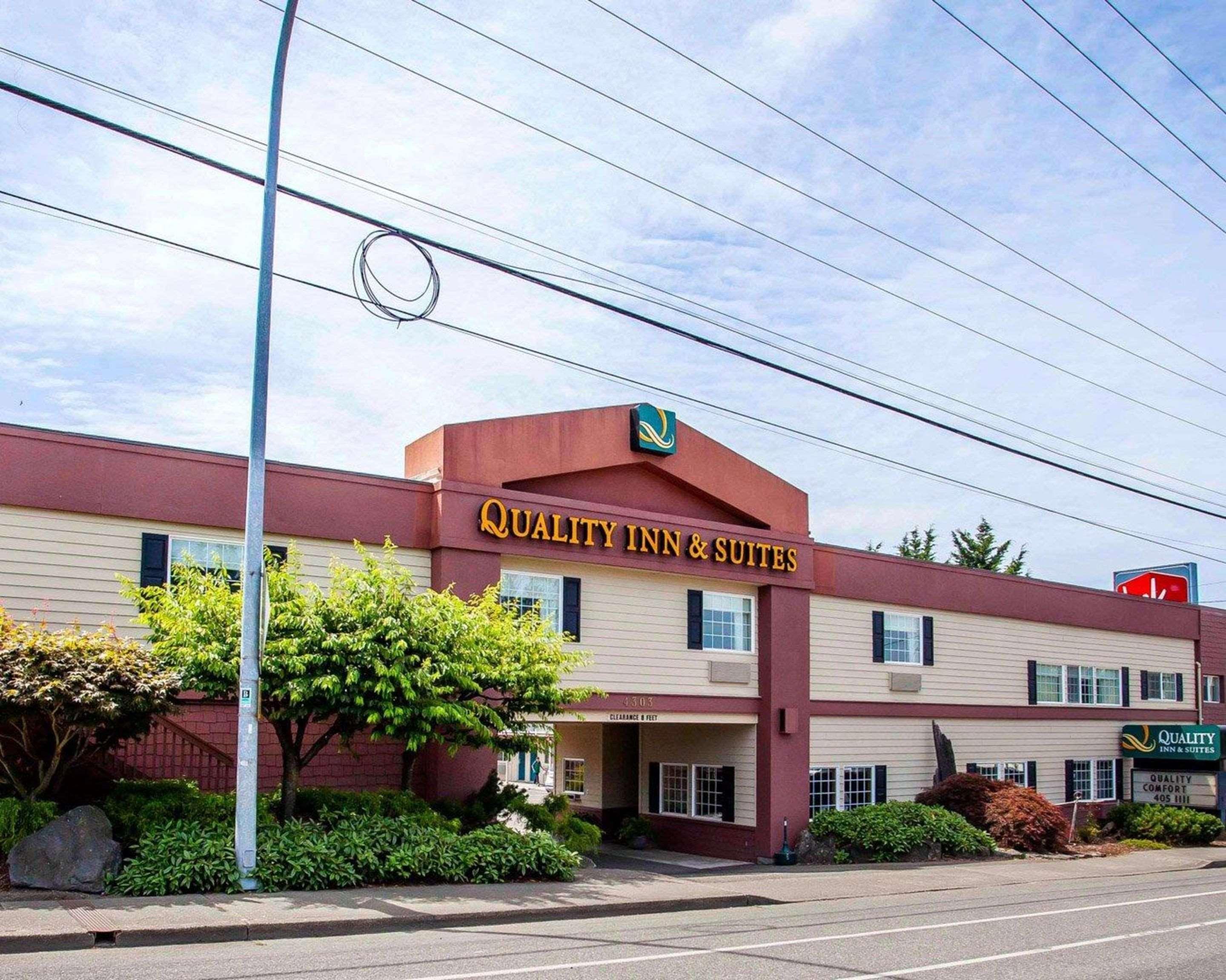 Quality Inn & Suites Bremerton Near Naval Shipyard Exterior photo